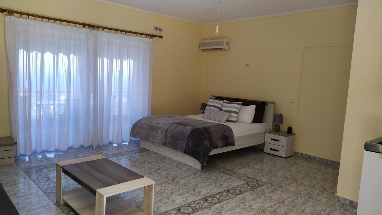 Agnantio Apartment อาโยส นิกีตัส ภายนอก รูปภาพ