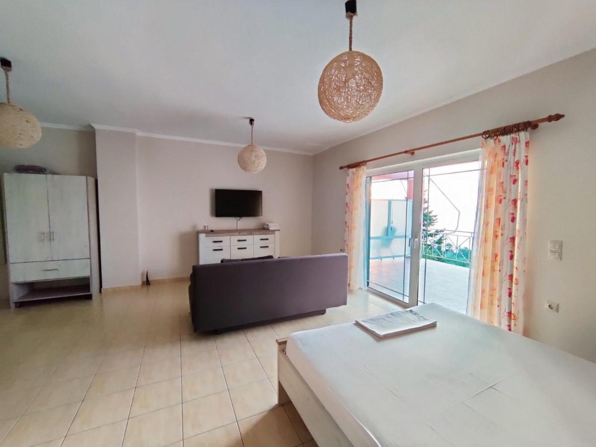 Agnantio Apartment อาโยส นิกีตัส ภายนอก รูปภาพ