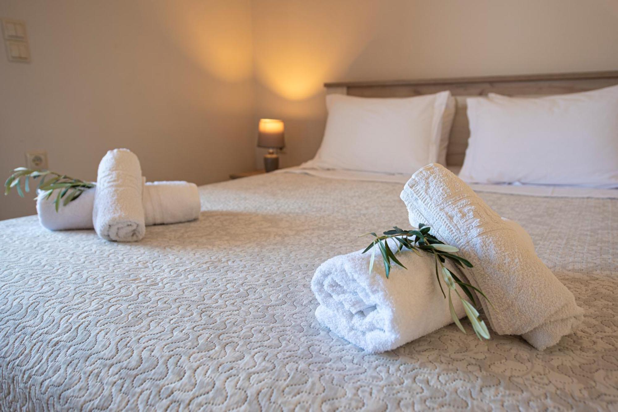 Agnantio Apartment อาโยส นิกีตัส ภายนอก รูปภาพ