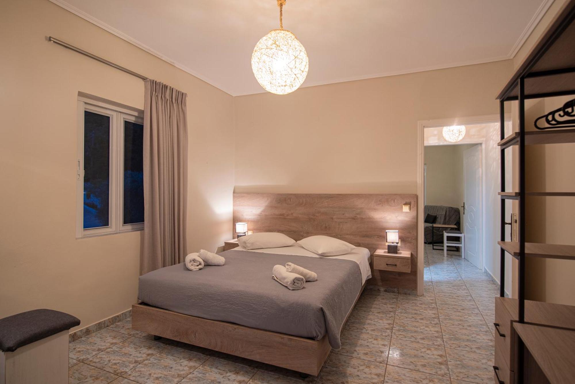 Agnantio Apartment อาโยส นิกีตัส ภายนอก รูปภาพ