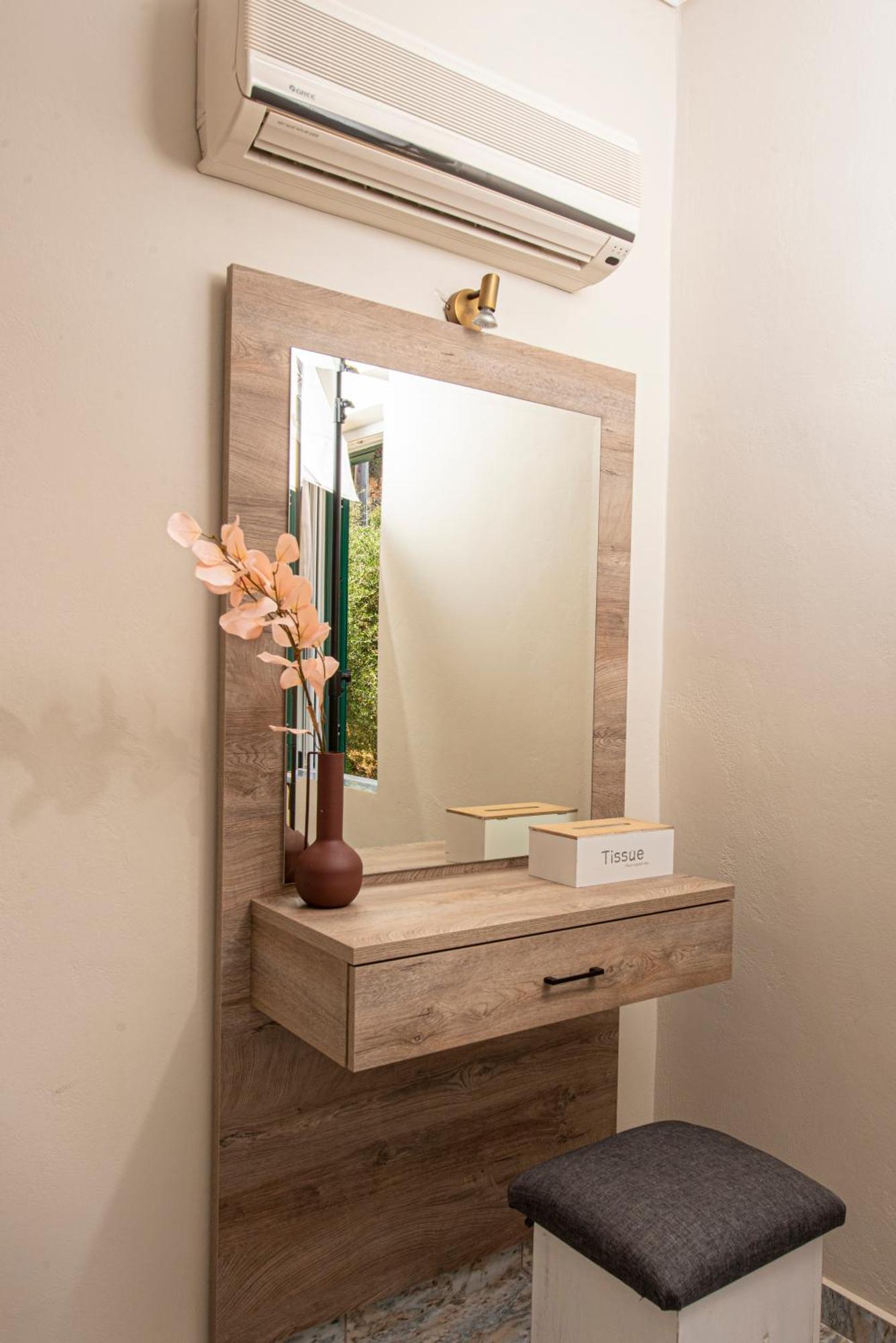 Agnantio Apartment อาโยส นิกีตัส ภายนอก รูปภาพ